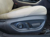 パワーシート搭載。微妙な調整が手軽にでき、ピッタリの最適なポジションで運転することが可能です。