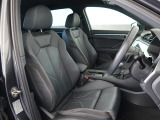 Audi車はどの車種も全てレザーハンドルです。そこにはAudiのこだわりがあり質感の高いレザーでしっかりと手に馴染み、高級感を演出します。