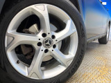 ●純正18インチアルミホイール:輸入車ならではの卓越した走りを支えるホイールと足回りです!日本車の走りに慣れている方にもぜひ体感して頂きたいほど、高いレベルでまとまっています!