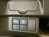 ハンドルの左下にHondaセンシング用の、VSA(ABS+TCS+横滑り抑制)解除スイッチなどがついています。