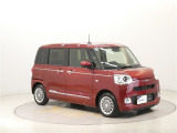 当店はお客様駐車場ももちろん完備しており、併せて新車も併設してますのでお気軽にご来店下さいませ。
