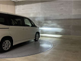 LEDヘッドランプです。十分な明るさを保ちつつも消費電力が少なく、バルブ寿命も長いのが特徴です。瞬時にMAXの光量を発揮するのもLEDならではです。