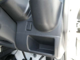 小物の収納に便利な運転席側インストポケット!