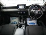 とても握りやすいステアリング!運転手の気持ちがそのまま伝わるかのような反応をしてくれます!小物入れや各ボタンの配置にこだわり、とても使いやすいです !視認性も良好なのでロングドライブもお任せ下さい!