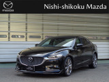 MAZDA6 のフロントフェイスは本来の風格ある美しさにより磨きをかけるためにメッシュ状にしました。ヘッドライト下部にシグネチャーウイングを通し、薄型にし重心を低く見せる形状にしました。