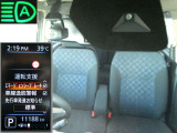 フロントカメラで車線や前方の人や車をモニターして、エマージェンシーブレーキや車線逸脱警報をを作動。ハイビームアシストも装備。