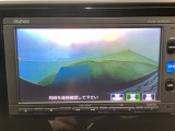 【バックカメラ】運転が苦手な方も車庫入れラクラクです!ギアをリバースに入れれば自動的に切り換わりますので、面倒な操作は不要です♪狭い駐車場もお車を傷つけず安心ですね!