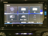 ナビゲーションはフルセグTV、インターナビ対応のGathers純正メモリーナビを搭載しています。Bluetoothオーディオ機能がありますので、スマートフォンなどの音楽も再生できます。