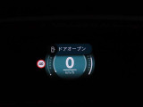 ヘッドアップディスプレイは視認性が非常に良く、運転時の視線を逸らさず様々な情報の確認が行えます。