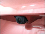 バックカメラが付いているので後方確認が非常にしやすいです。今や運転初心者も熟練者も必須装備!ついていて損はないですね♪
