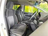 運転席シート廻りは使用感も少なく、良好な状態となっています。前オーナー様が丁寧に使っていたことがよくわかりますね。