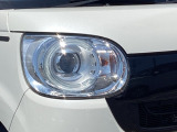 明るくて長寿命のLEDヘッドライト採用