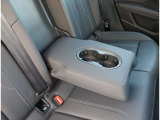Audi正規ディーラーが高品質をお約束。高度な訓練・教育を受けたAudi専任メカニックが、100項目にもおよぶ精密な点検を実施いたします。すべてをクリアしたAudi車だけが、あなたのお手元に届けられるのです。