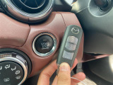【 スマートキー・プッシュスタート 】鍵を挿さずにポケットに入れたまま鍵の開閉、エンジンの始動まで行えます!//