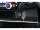 スマートフォンなどの音楽再生が可能なUSB接続ジャック装備車両です♪♪♪