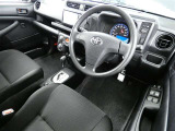 【運転席】運転席周りの画像です。プロの手で隅々までクリーニングしています。ご来店いただき実際に見てみてくださいね☆