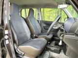 運転席シート廻りは使用感も少なく、良好な状態となっています。前オーナー様が丁寧に使っていたことがよくわかりますね。