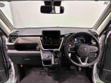 ひらけた前方視界とノンストレスな運転姿勢で快適なドライブが楽しめます。