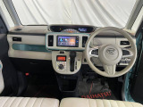 今お乗りのお車の価値が気になる方は、お気軽にお声がけください。査定士の資格を持ったスタッフが、丁寧に査定いたします