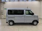 軽自動車、小型車を中心に常時300台展示車を御用意させて頂いております