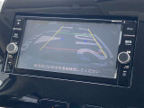 バックカメラが装着されていますので、後方視界は良好かと思われます。