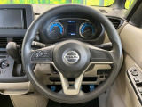 【インテリジェントエマージェンシーブレーキ】フロントカメラで前方の車両や歩行者を検知。衝突しそうな時は衝突被害軽減ブレーキが作動、衝突回避をサポート。より安全にドライブをお楽しみいただけます。