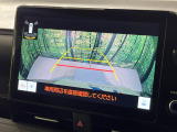 【バックカメラ】駐車時に後方がリアルタイム映像で確認できます。大型商業施設や立体駐車場での駐車時や、夜間のバック時に大活躍!運転スキルに関わらず、今や必須となった装備のひとつです!