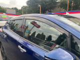 プラスチックバイザーで雨の日も車内換気で気分良くドライブ出来ます