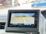 駐車時に便利なバックカメラを装備しています。