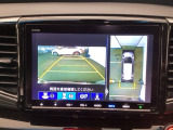 車両周囲を映す全周囲カメラが、駐車や切り返しをしっかりサポート。運転に自信がない方にも心強い装備です。