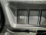 オートマチックハイビームとは、先行車や対向車のライトを認識し、ハイビームとロービームを自動で切り替える機能です。夜道の視界を確保します。詳細は販売店スタッフまでおたずねください。