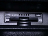 ETC車載機です。高速・有料道路の料金をキャッシュレスでスムーズに通過できます。