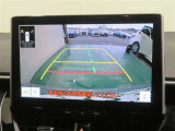 車両後方の映像を映すバックモニター。進路を確認しながら安全に車庫入れできます。