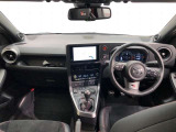 シンプルながら機能性あふれる運転席廻りです。視界性もよく、運転しやすいですよ。