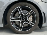 ■純正18inアルミホイール/AMGロゴ入ブレーキキャリパー/輸入車専門・国産車専門・バイク専門メカニックも在中しておりますので、整備だけでも依頼したいというお客様へのニーズもお答えいたします!