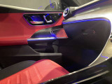 【メモリー付きパワーシート】3名までのシートポジションを記憶できるパワーシート!運転席のみ、ドアミラー・ステアリング位置も記憶可能です。高速道路などでの、運転交代時などに便利な機能です☆