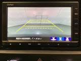 バックでの車庫入れも安心です!リアカメラが付いているバックモニター付のナビを装備しております。操作線もついており距離感も画面から確認できます。