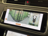 ◆ボディの目立たない位置に設置された4台のデジタルカメラにより、周囲の状況を3Dで確認できます。それぞれのカメラを単独もしくは複数表示することも可能。狭い場所や出入口なども安心できます!