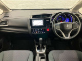 操作性に優れた運転席となります!小物入れや各ボタンの配置にこだわり、使いやすいです!座り心地もよく視認性も良好なのでロングドライブもお任せ下さい!