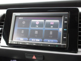 ナビゲーションはメモリーナビを装着しております。AM、FM、CD、Bluetoothがご使用いただけます。初めて訪れた場所でも安心ですね!