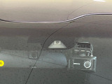 【ホンダセンシング】走行中に前方の車両等を認識し、衝突しそうな時は警報とブレーキで衝突回避と被害軽減をアシスト。より安全にドライブをお楽しみいただけます。