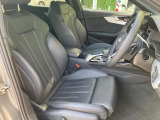 人間工学に基づいて設計されたシートは車のもっているドライビングフィールを存分にドライバーに伝えてくれるクオリティの高い仕上がりとなっています。