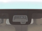サポカーは、高齢運転者を含めたすべてのドライバーによる交通事故の発生防止・被害軽減対策の一環として、国が推奨する新しい自動車安全コンセプトです。詳しくは販売店スタッフまでおたずねください。