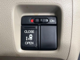 【パワースライドドア】スマートキーや運転席のスイッチでスライドドアの開閉が可能♪電動だから力を入れてドアを開ける必要が無く、小さいお子様でも、重い荷物を持っている時もラクに開け閉めできます♪