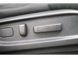 高級車の代名詞!電動シートが装備されています!