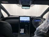 落ち着いたカラーの内装で、ゆったりと運転したい方に。