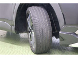 タイヤサイズ 225/50R18。