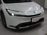 プリクラッシュセーフティに交差点右折時の対向直進車、ならびに右左折時の対向方向から横断してきた歩行者・自転車運転者も検知可能にした「Toyota Safety Sense」を装備しています。