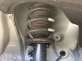 お車を安心してお乗りいただく為には、足回りの定期点検が欠かせません。サービスサポート(有償保証)では無料点検もご提供しており、安心のカーライフをお過ごしいただけるサポート体制が整っています。