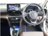 高いホールド性で運転姿勢が安定します。長距離ドライブでも疲れにくいのが魅力です。快適なドライビングライフをお送りください♪